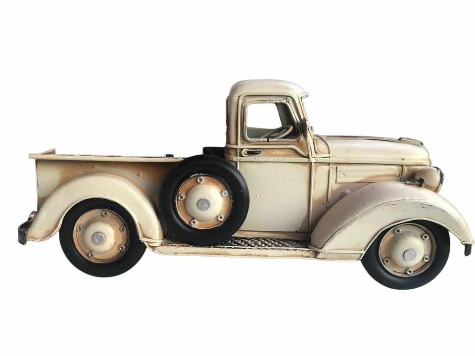 Rusty White Metal Pick-up Truck