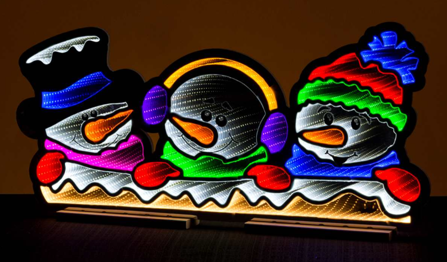 Infinity Light Snowman Family With Base