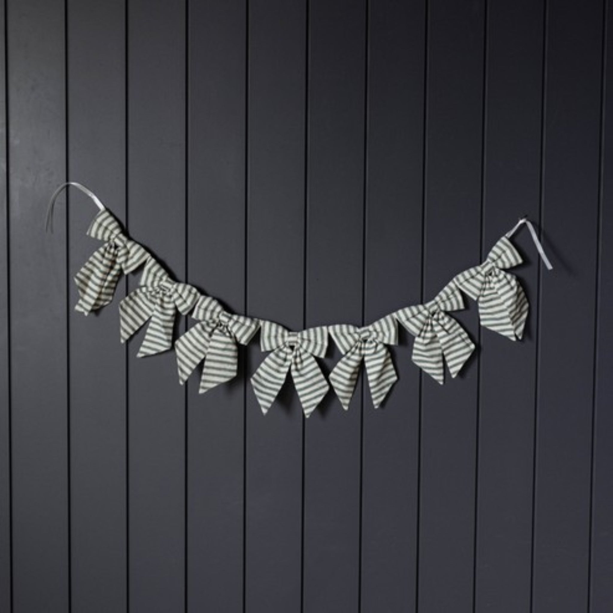 Stripped Charcoal Thin Gold Fabric Bows Garland